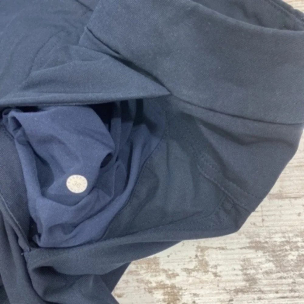 Lululemon The Works Warpstreme Shorts  Size 36 Color Navy Blue